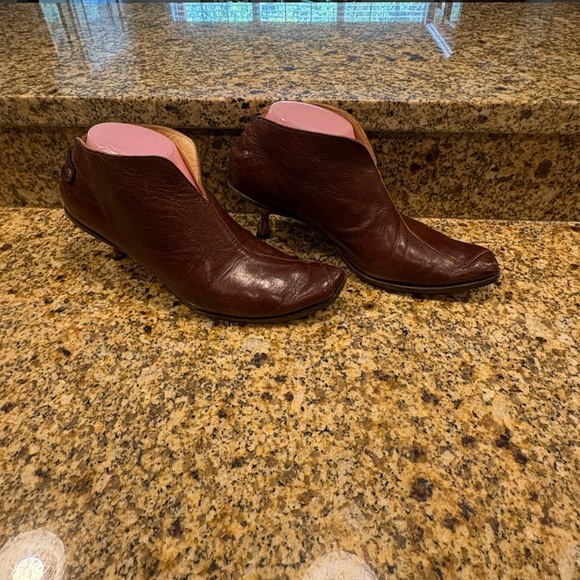 Cydwoq “Skate” Brown Leather Handmade Heels Shoes Sz 38 US 8 Low Heel Casual - Picture 3 of 14